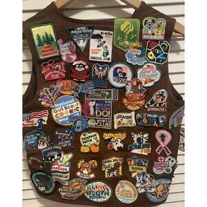 Girl Scouts Brown Brownies Vest With Patches & Pins Size M